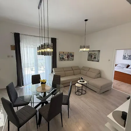 Apartment M& I
