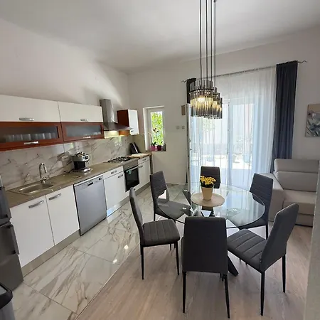 Apartment M& I