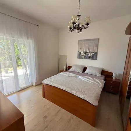 M& I Apartment *